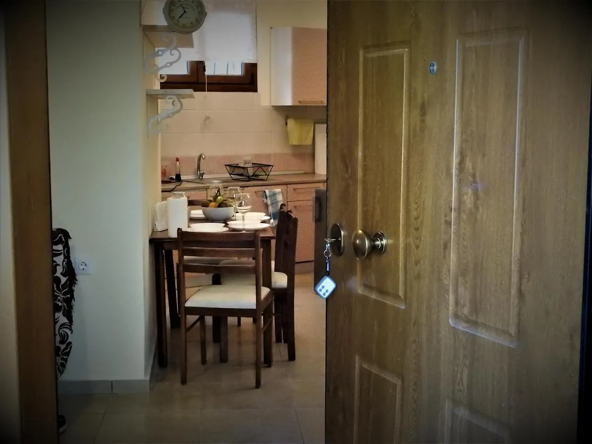 Konstantinos Vourvourou Apartment