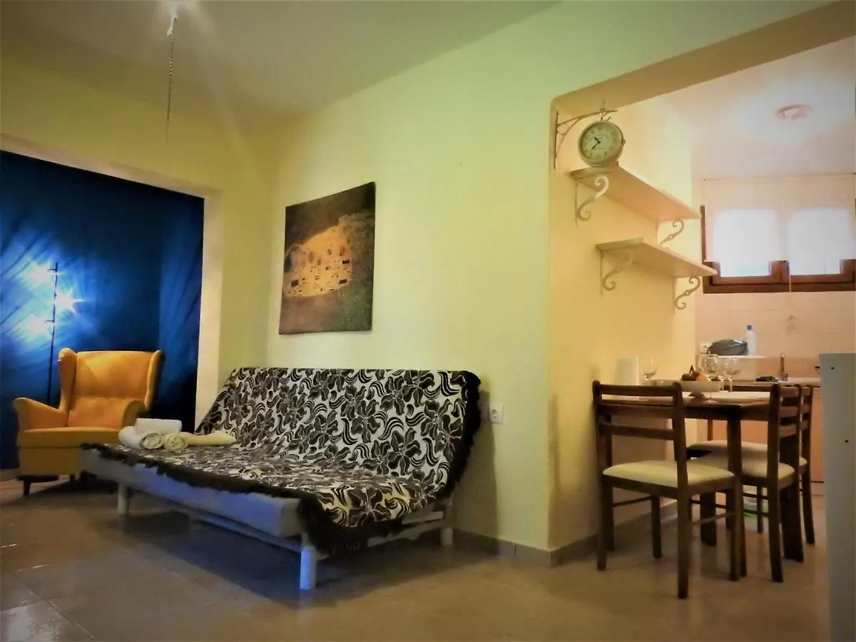 Konstantinos Vourvourou Apartment