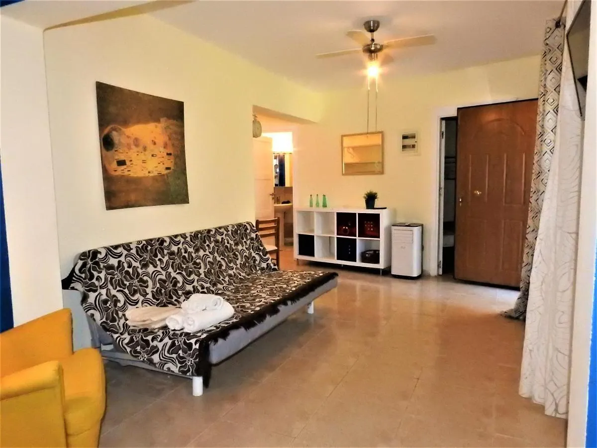Konstantinos Vourvourou Apartment 0*,