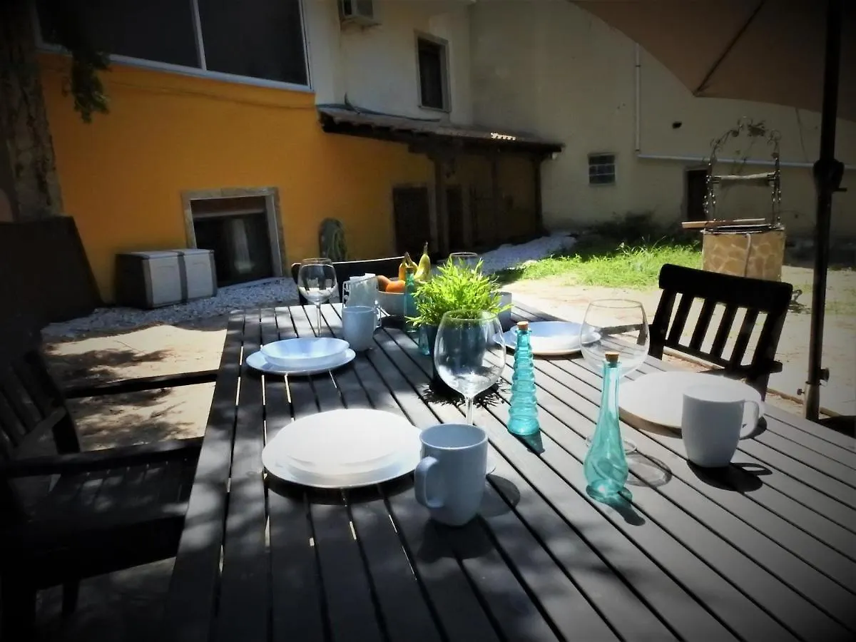 Konstantinos Vourvourou Apartment