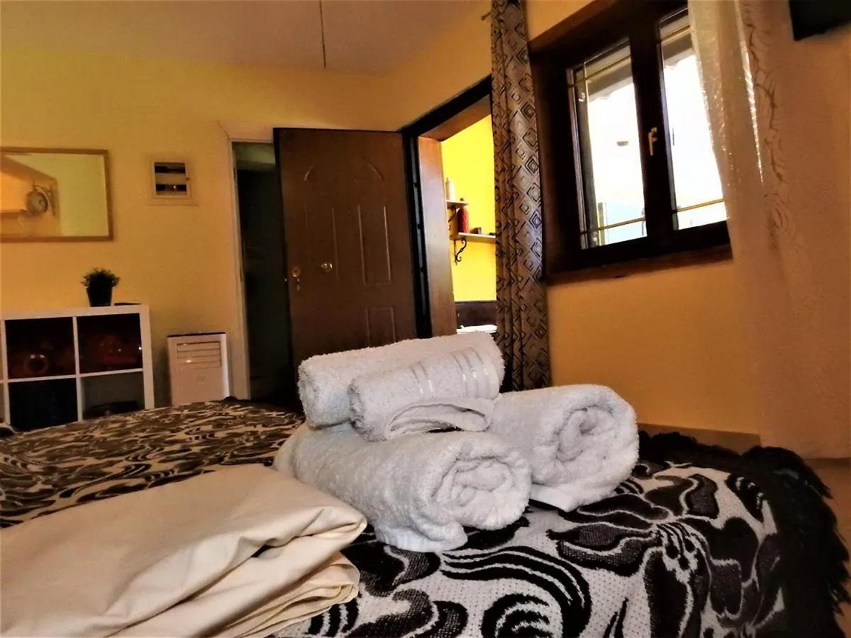 Konstantinos Vourvourou Apartment